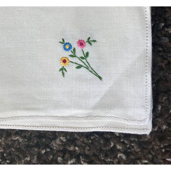 Vintage Linen Napkins and Doilies Made in Belgium with Tags 4 napkins 4 doilies - Picture 6 of 8